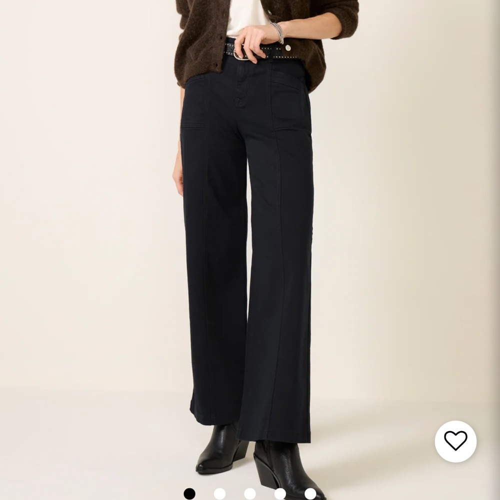 Evereve Wide Leg Pants in Black